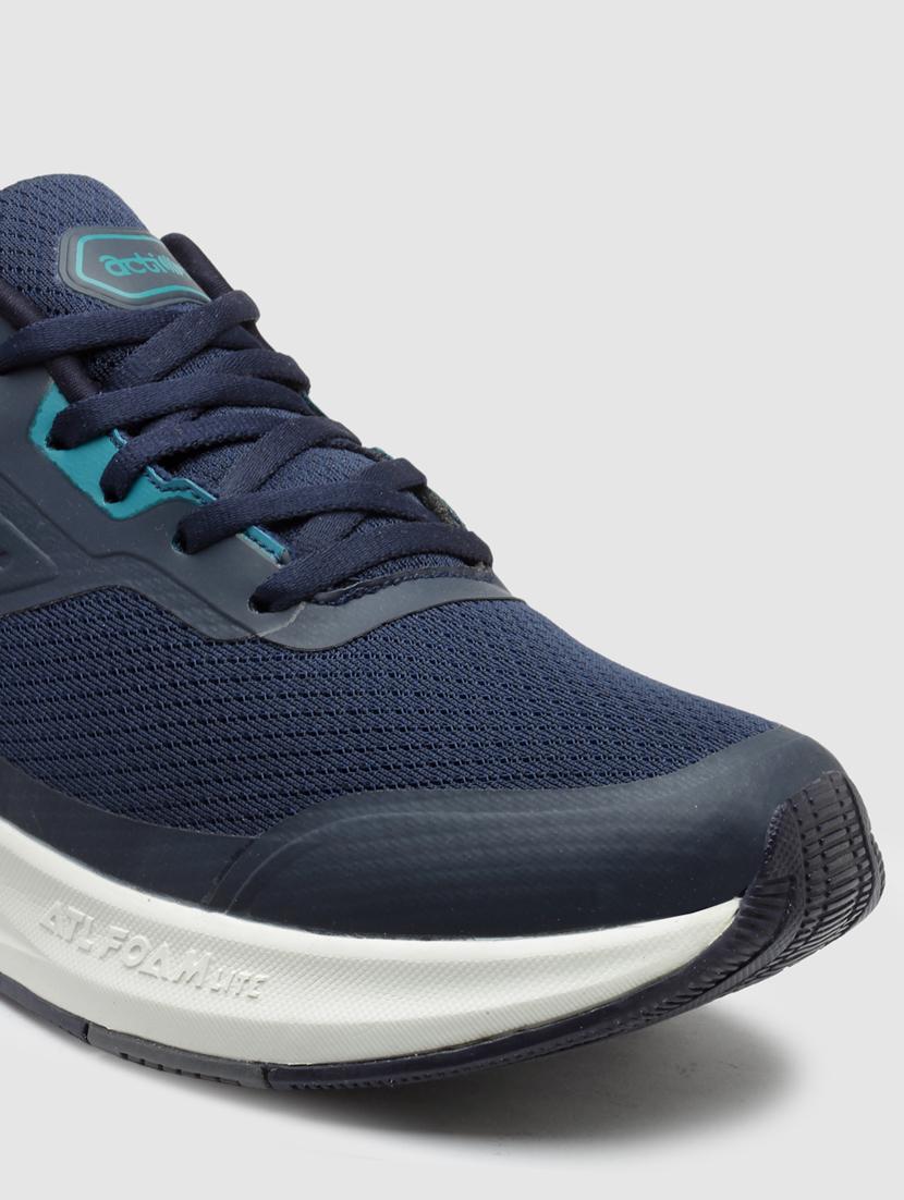 men lace up sports shoes - 21460449 - Standard Image - 5