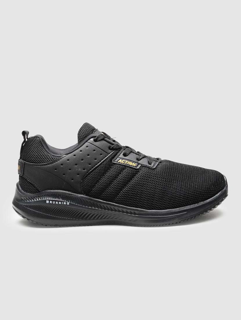 men lace up sports shoes - 21460456 - Standard Image - 3