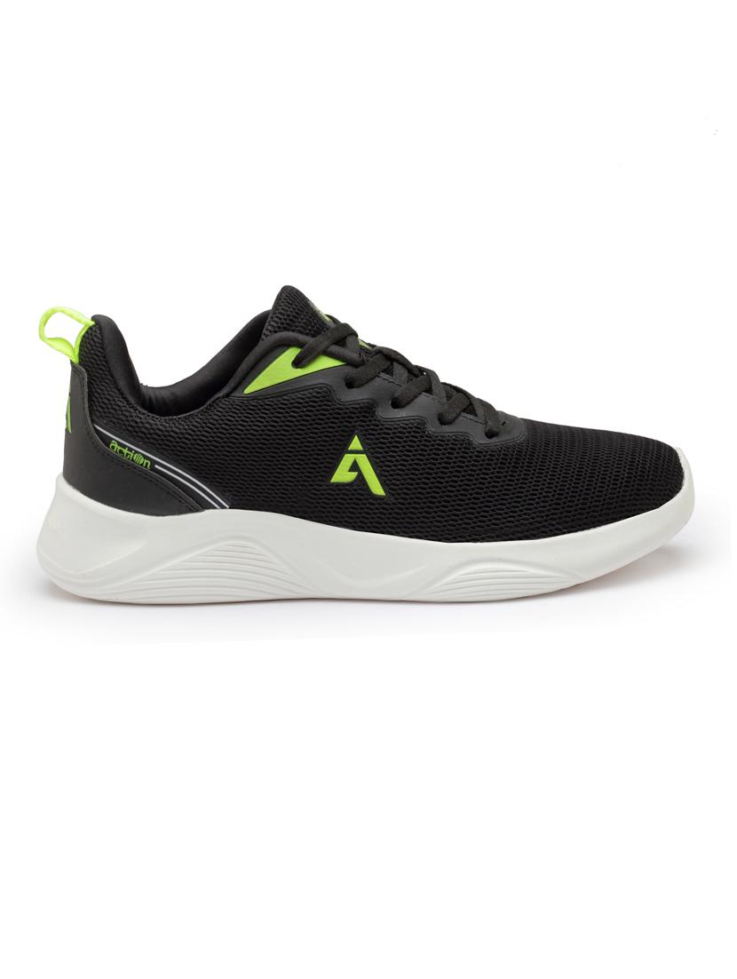men lace up sports shoes - 21460492 - Standard Image - 3