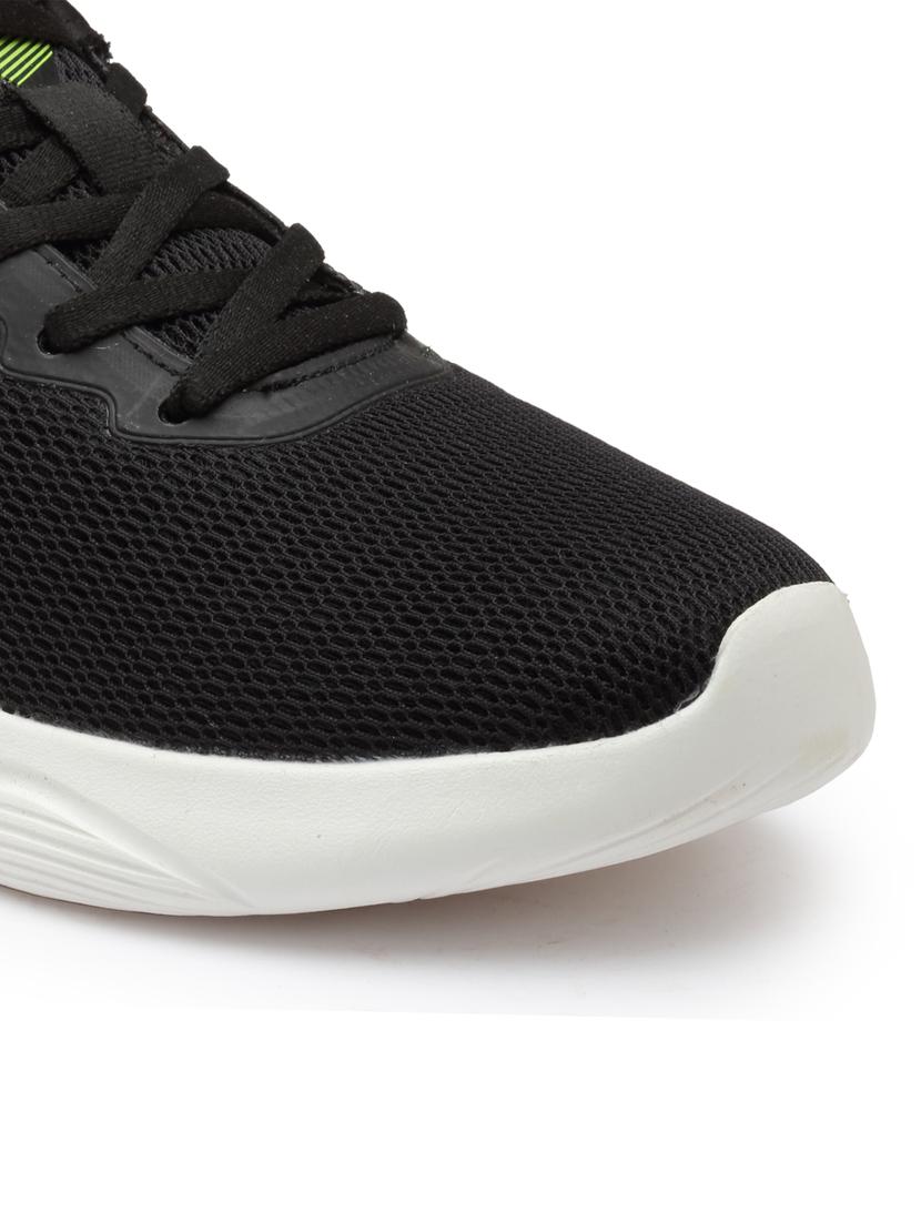 men lace up sports shoes - 21460492 - Standard Image - 5