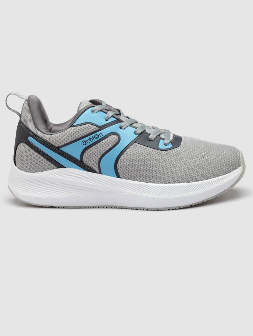 men lace up sports shoes - 21460495 - Standard Image - 3