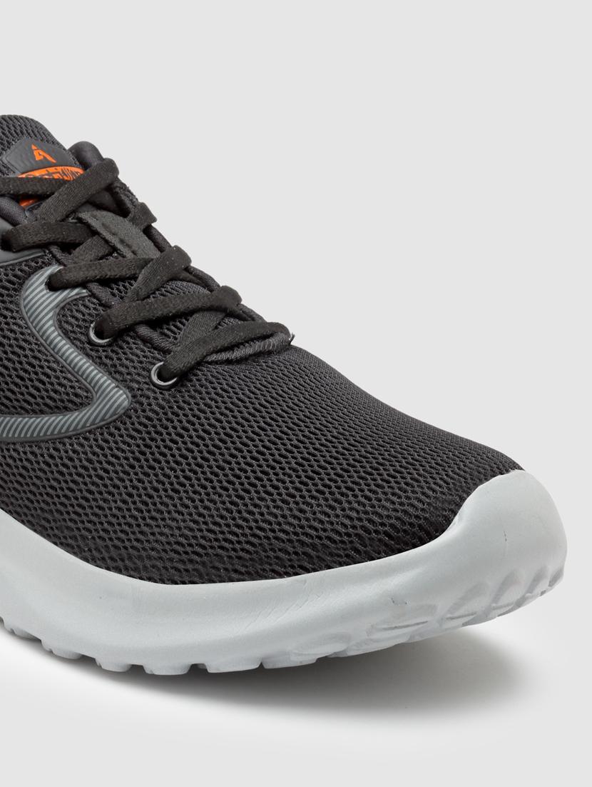 men lace up sports shoes - 21460498 - Standard Image - 5