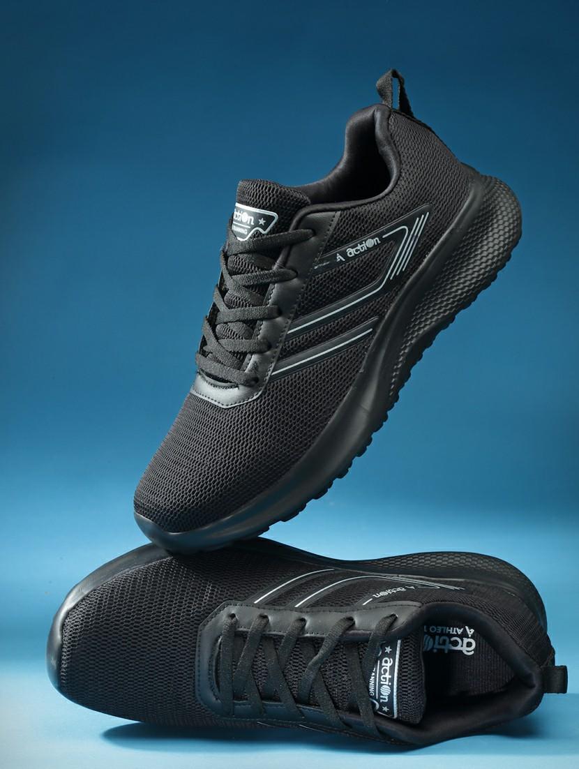 men lace up sports shoes - 21460501 - Zoom Image - 0