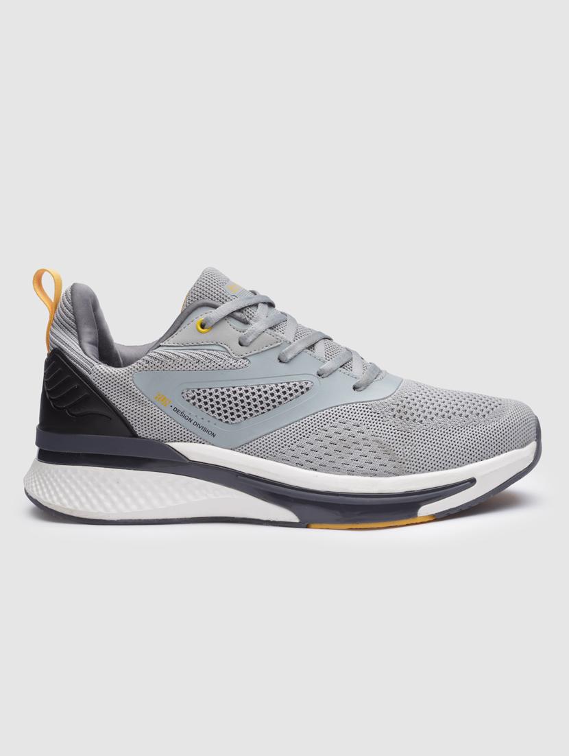 men lace up sports shoes - 21460509 - Standard Image - 3