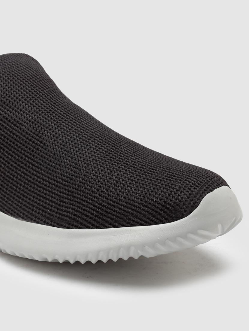 men slip on sports shoes - 21460512 - Standard Image - 5