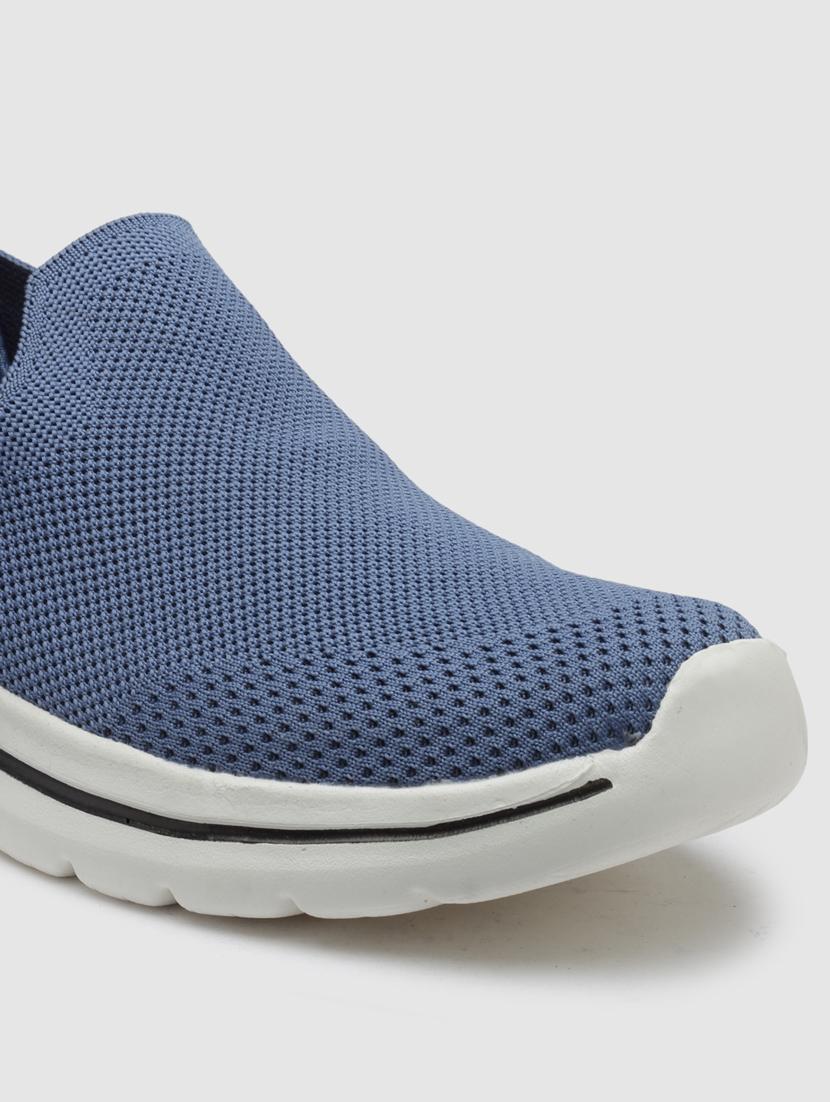 men slip on sports shoes - 21460523 - Standard Image - 5