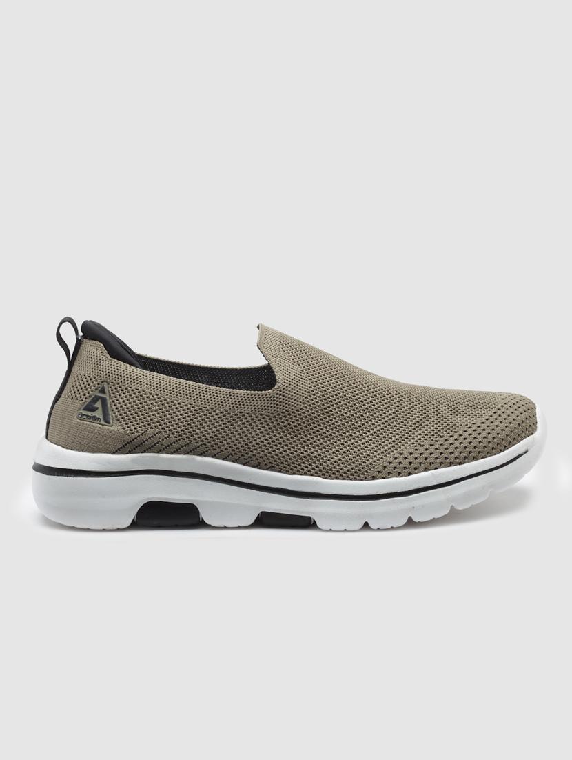 men slip on sports shoes - 21460524 - Standard Image - 3