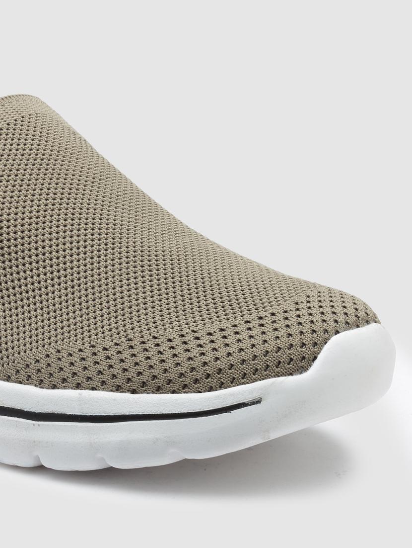 men slip on sports shoes - 21460524 - Standard Image - 5