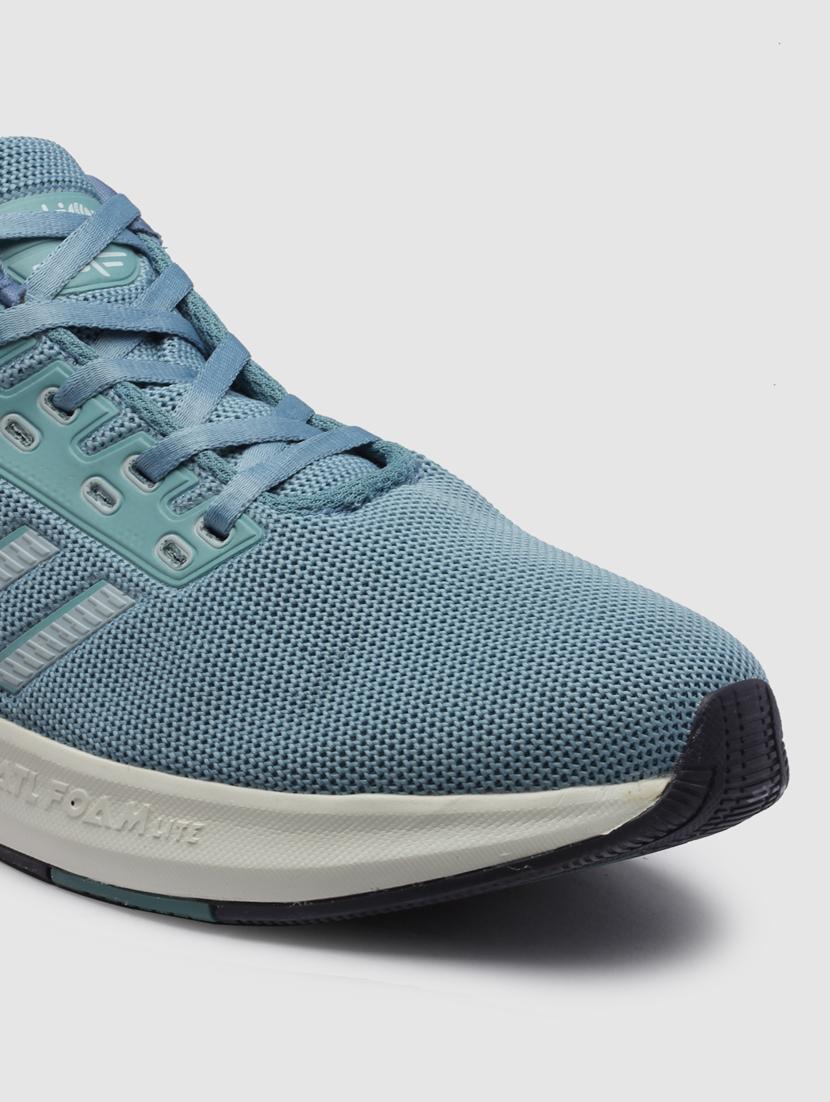 men lace up sports shoes - 21460530 - Standard Image - 5