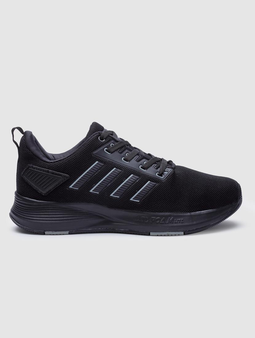 men lace up sports shoes - 21460531 - Standard Image - 3