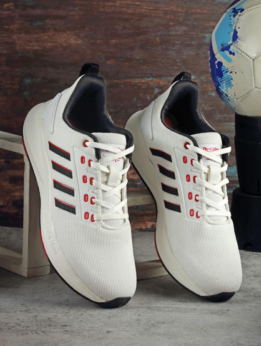 men lace up sports shoes - 21460537 - Zoom Image - 0