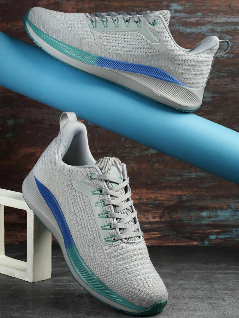 men lace up sports shoes - 21460539 - Zoom Image - 0