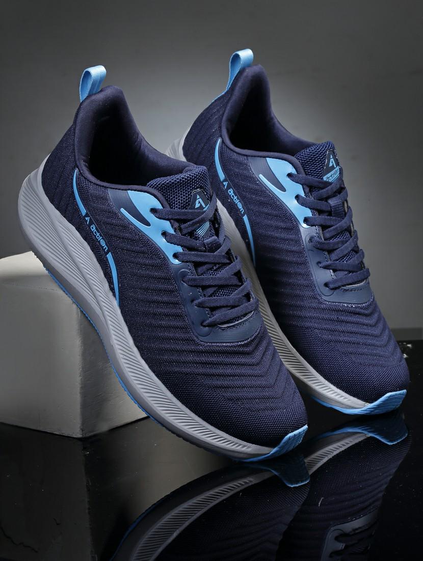 men lace up sports shoes - 21460545 - Zoom Image - 0