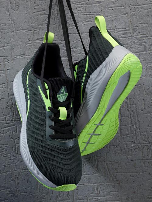 men lace up sports shoes - 21460546 -  Standard Image - 0
