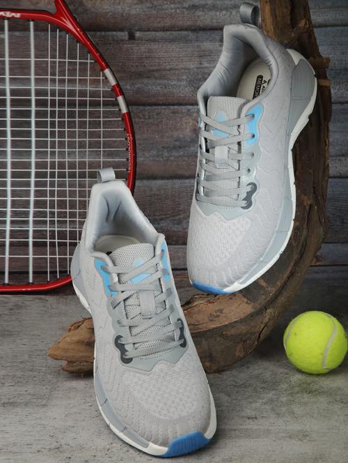 men lace up sports shoes - 21460551 -  Standard Image - 0