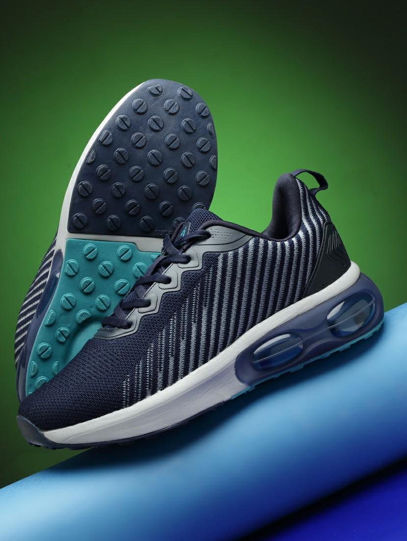 men lace up sports shoes - 21460554 - Zoom Image - 0