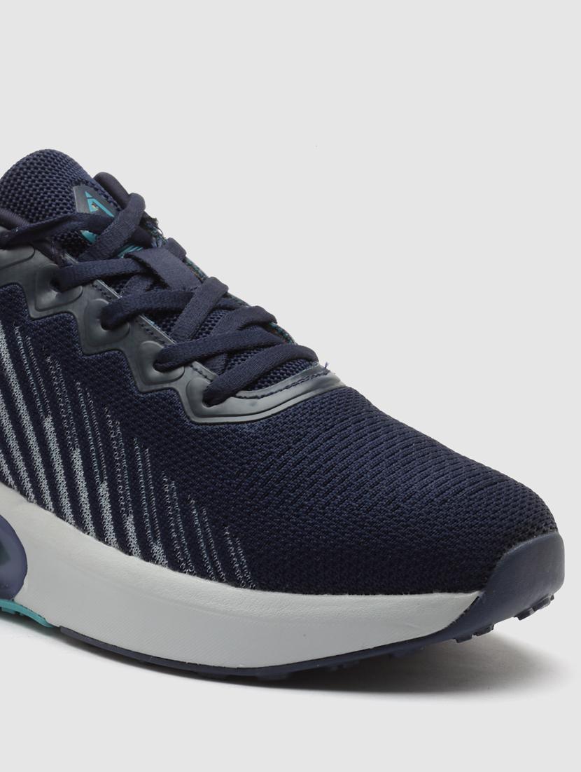 men lace up sports shoes - 21460554 - Standard Image - 5