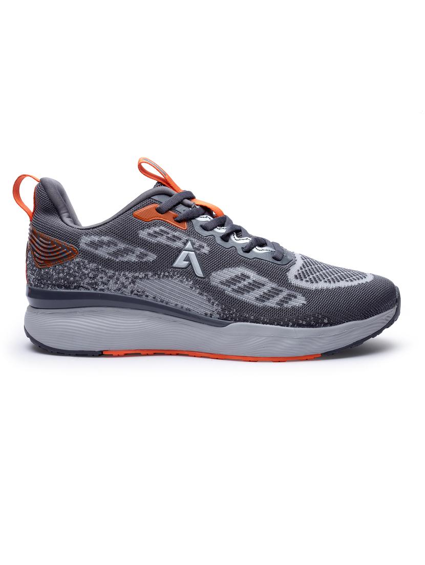 men lace up sports shoes - 21460559 - Standard Image - 3