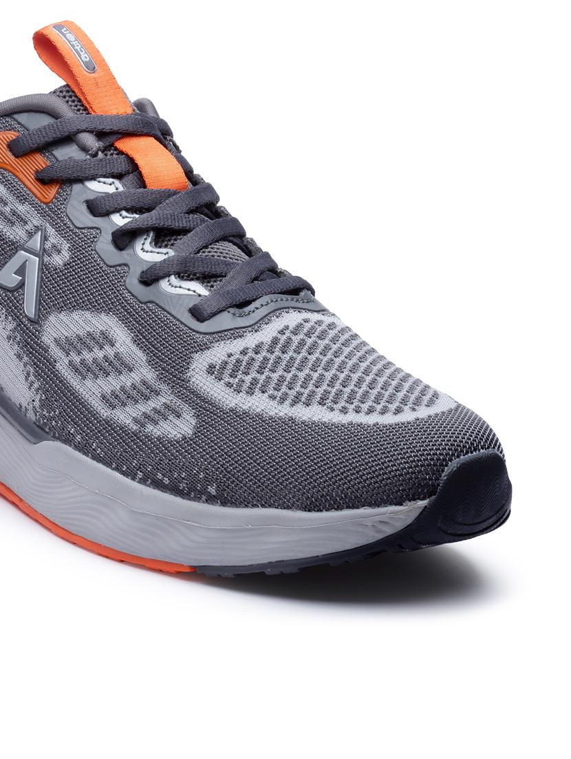 men lace up sports shoes - 21460559 - Standard Image - 5