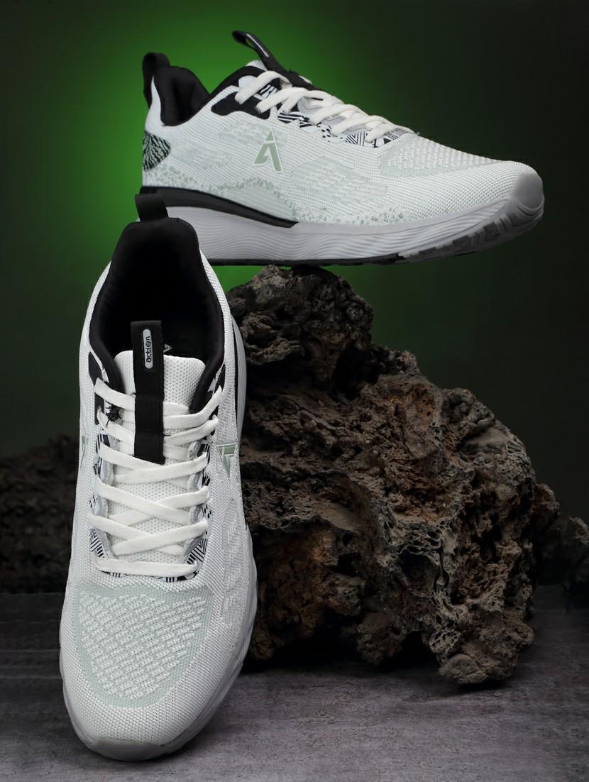 men lace up sports shoes - 21460563 - Zoom Image - 0