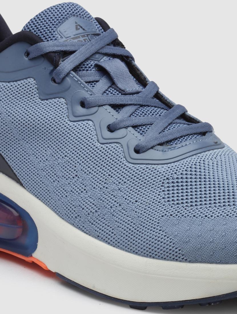 men lace up sports shoes - 21460566 - Standard Image - 5