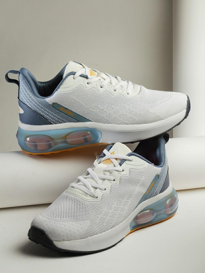 men lace up sports shoes - 21460567 -  Zoom Image - 0