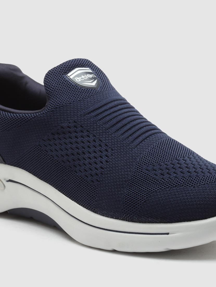 men slip on sports shoes - 21460578 - Standard Image - 5
