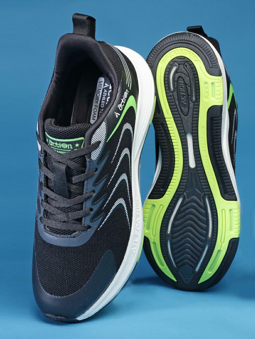 men lace up sports shoes - 21460581 -  Zoom Image - 0