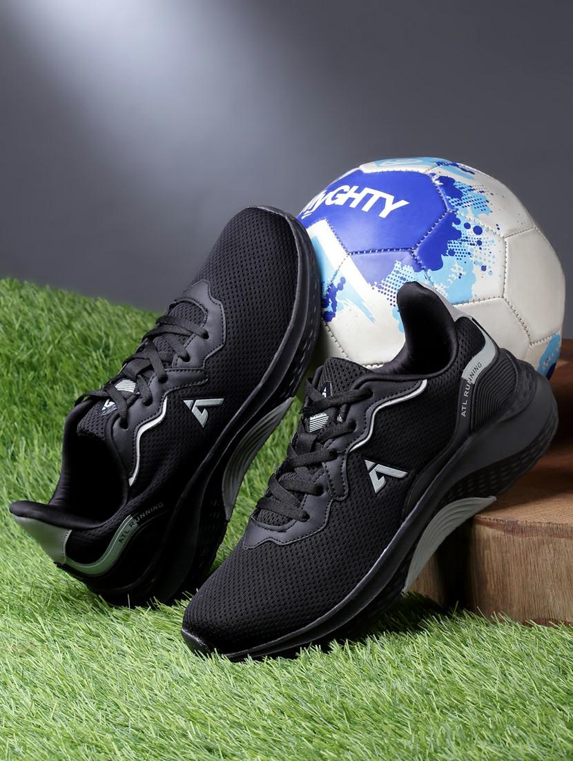 men lace up sports shoes - 21460585 - Zoom Image - 0