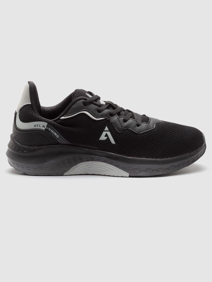 men lace up sports shoes - 21460585 - Standard Image - 3