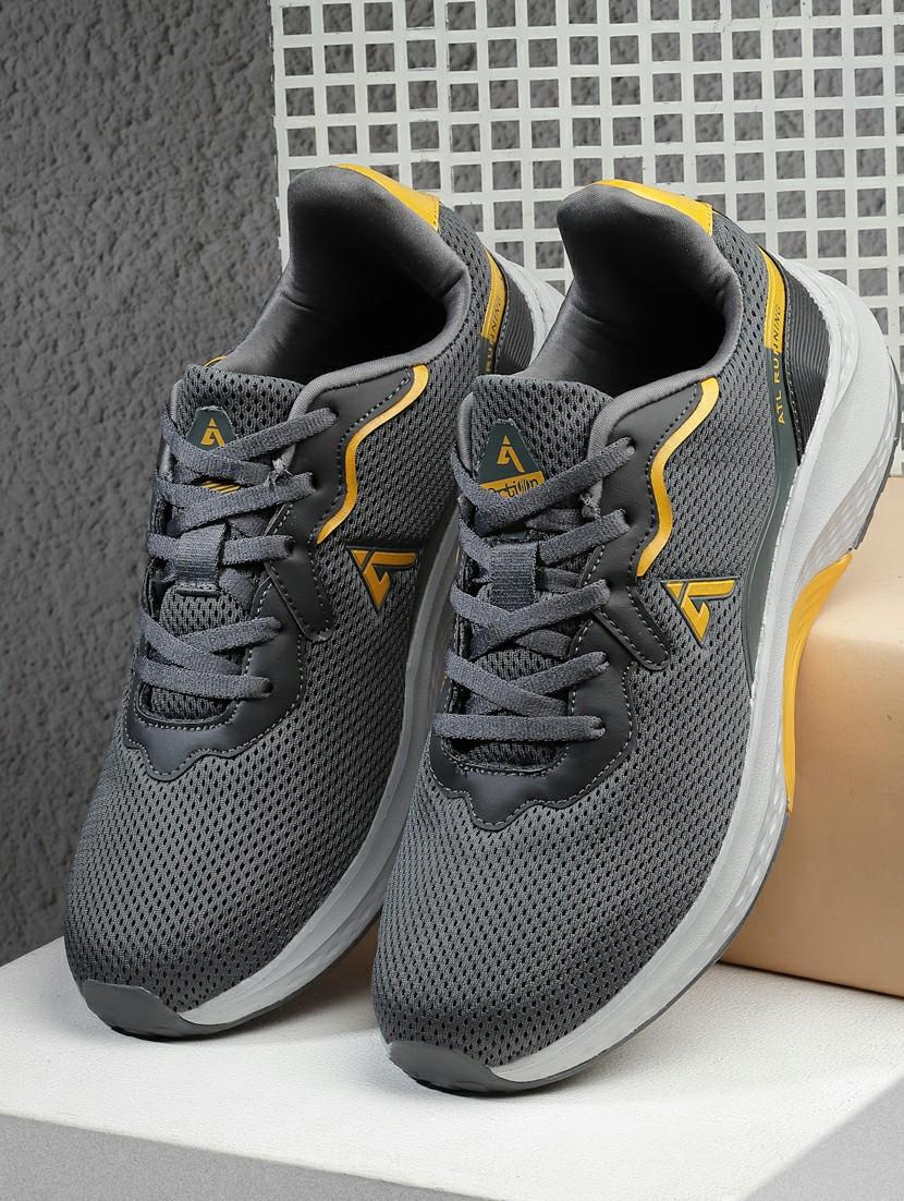 men lace up sports shoes - 21460586 - Zoom Image - 0