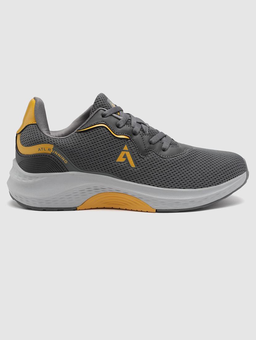 men lace up sports shoes - 21460586 - Standard Image - 3