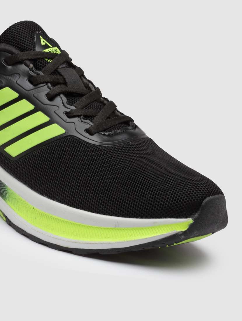 men lace up sports shoes - 21460589 - Standard Image - 5