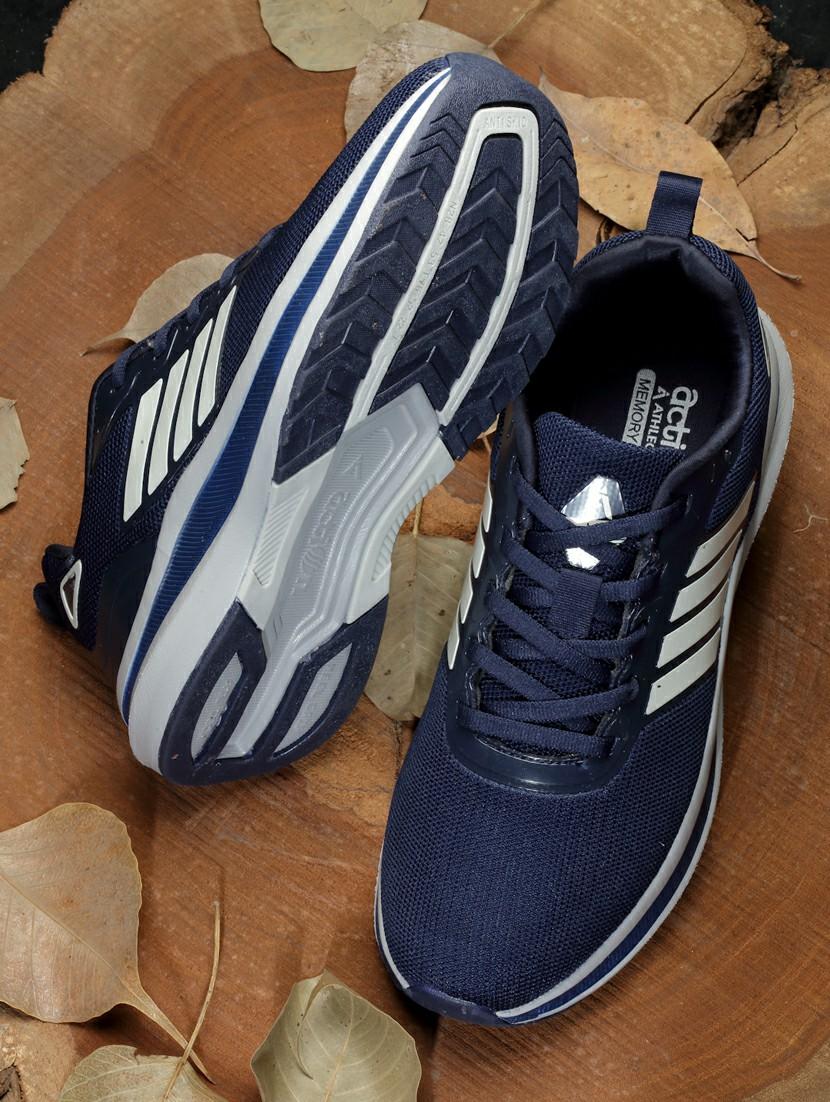 men lace up sports shoes - 21460592 - Zoom Image - 0