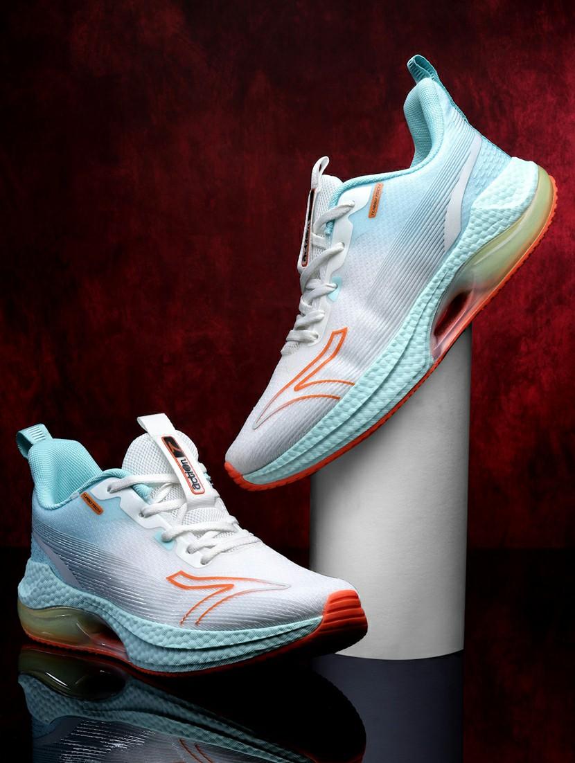 men lace up sports shoes - 21460631 - Zoom Image - 0