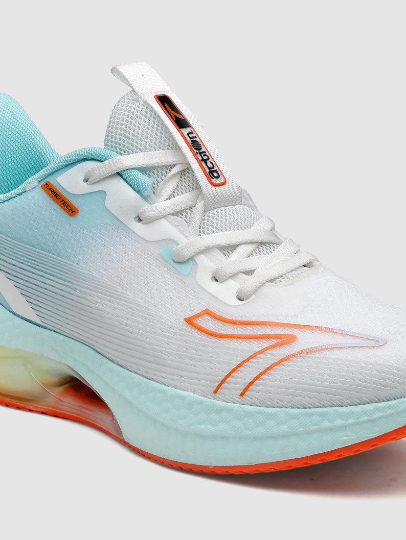 men lace up sports shoes - 21460631 - Standard Image - 5