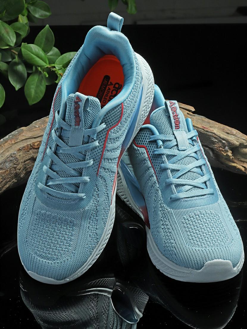 men lace up sports shoes - 21460633 - Zoom Image - 0
