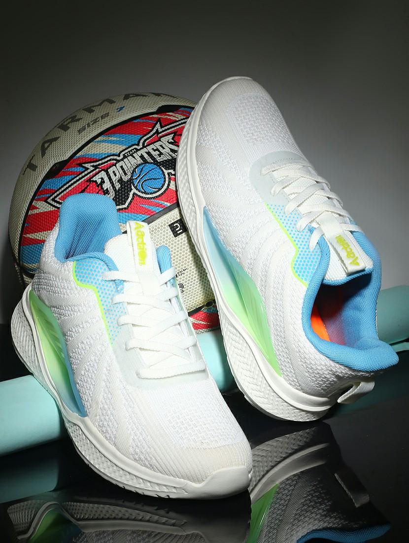 men lace up sports shoes - 21460637 - Zoom Image - 0