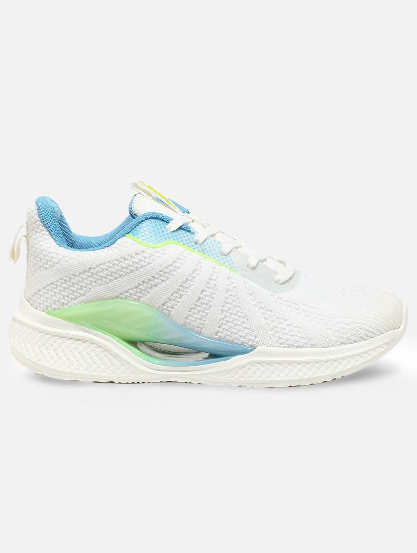 men lace up sports shoes - 21460637 - Standard Image - 3