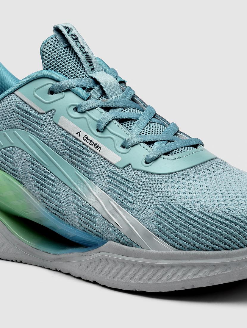 men lace up sports shoes - 21460638 - Standard Image - 5
