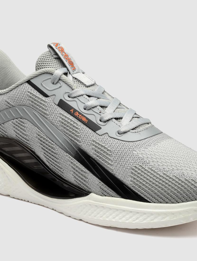 men lace up sports shoes - 21460640 - Standard Image - 5