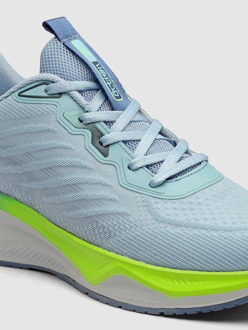 men lace up sports shoes - 21460717 - Standard Image - 5