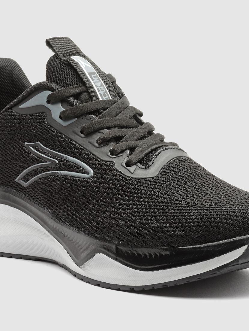 men lace up sports shoes - 21460723 - Standard Image - 5