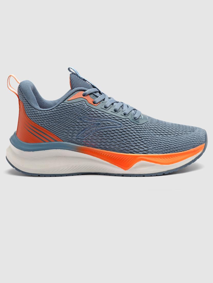 men lace up sports shoes - 21460726 - Standard Image - 3