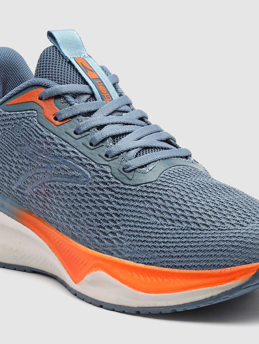 men lace up sports shoes - 21460726 - Standard Image - 5