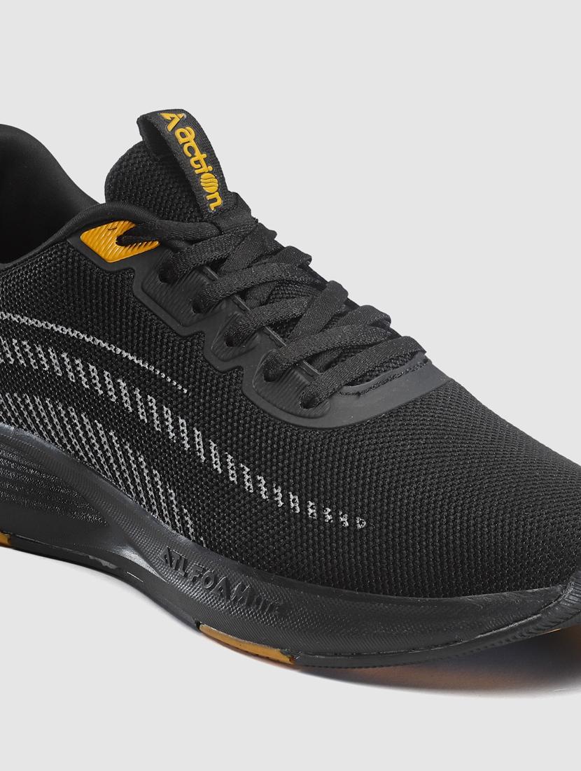 men lace up sports shoes - 21460741 - Standard Image - 5