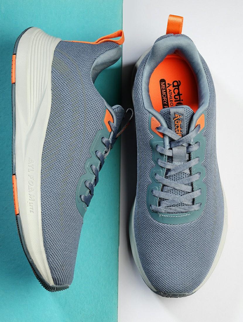 men lace up sports shoes - 21460743 - Zoom Image - 0