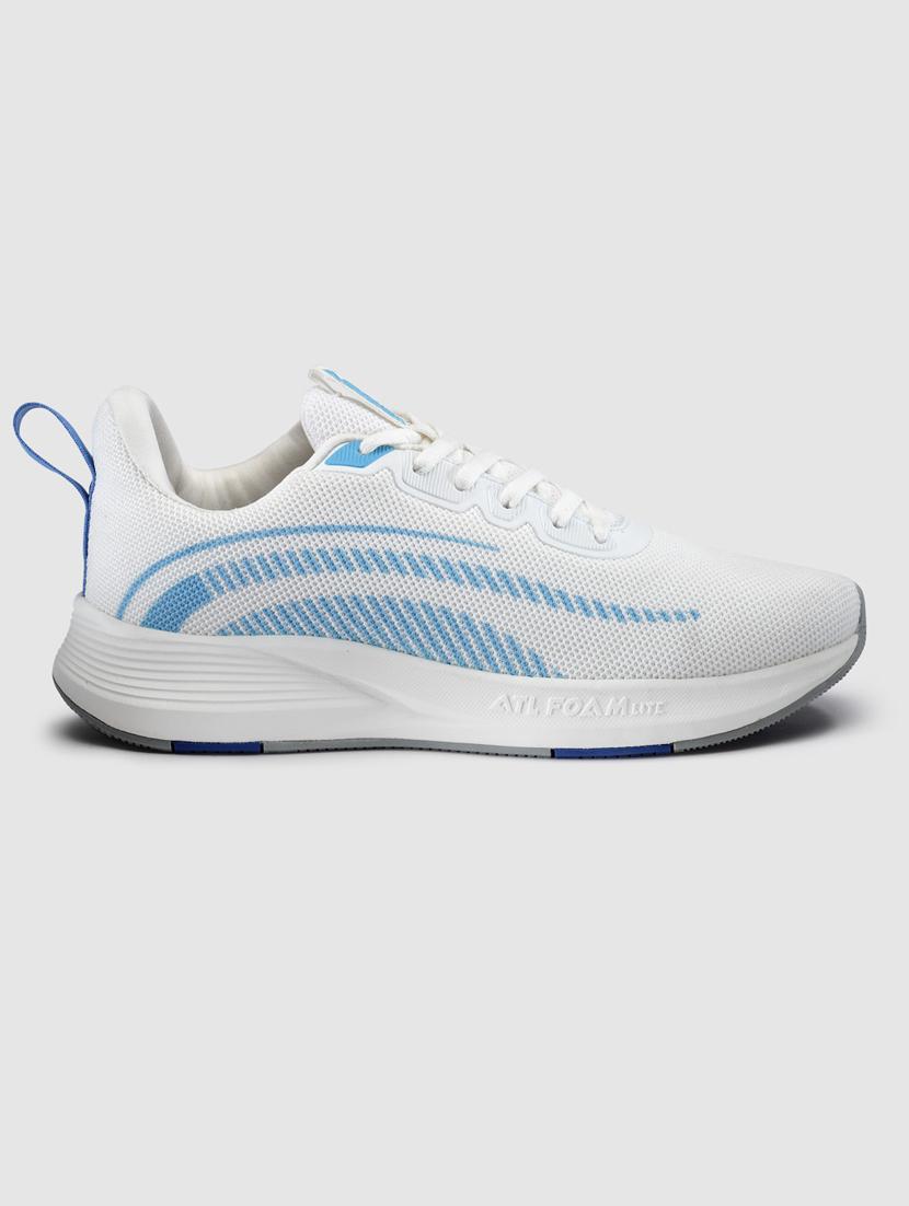 men lace up sports shoes - 21460744 - Standard Image - 3