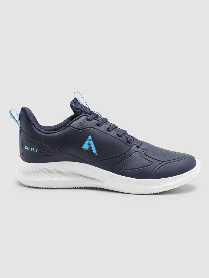 men lace up sports shoes - 21460762 - Standard Image - 3