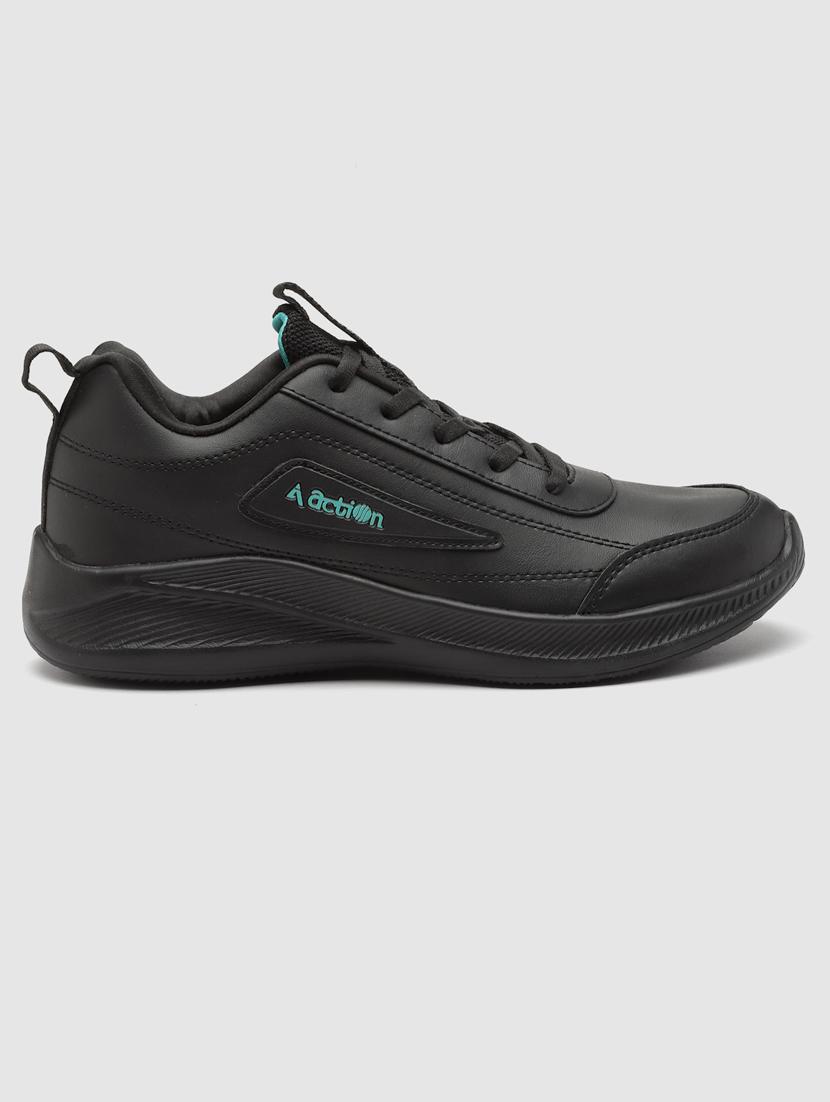 men lace up sports shoes - 21460767 - Standard Image - 3